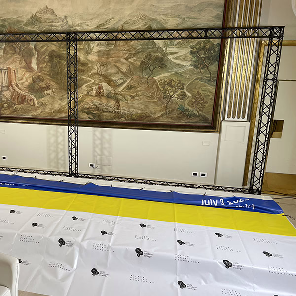 Struttura Personalizzata per Eventi – Stampata e Assemblata - immagine 3